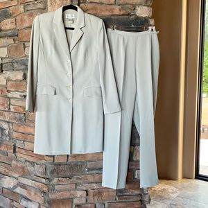 Beautiful Casual Corner suit with a tunic Blazer